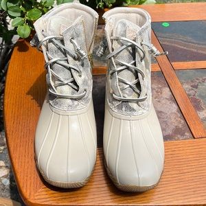 Brand new Sperry winter boots